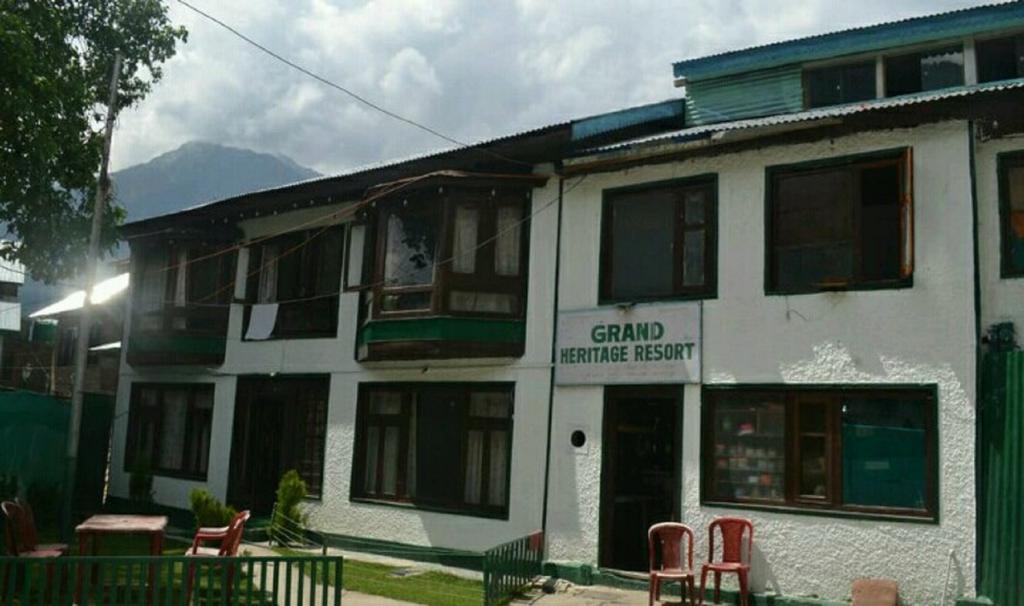 Grand Heritage Resort Pahalgām Extérieur photo